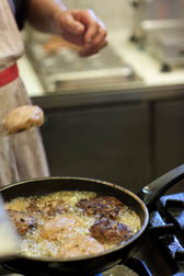 Foto: Eine Pfanne mit Frikadellen